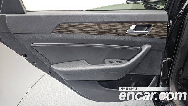 Hyundai Sonata (LF) 2.0 Premium 2015 — фото 25