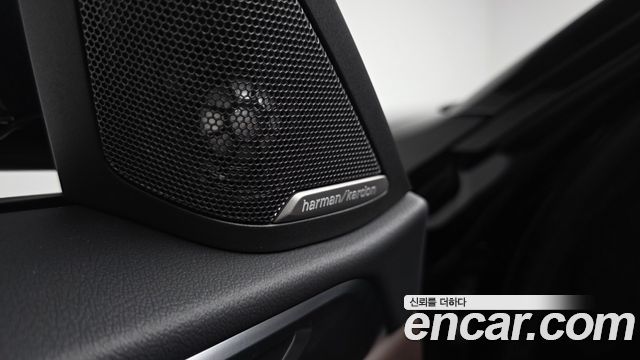 BMW i4 eDrive40 M Sports Pro 2023 — фото 18
