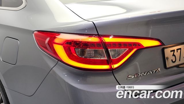 Hyundai Sonata (LF) 1.7 Diesel Smart Special 2016 — фото 23