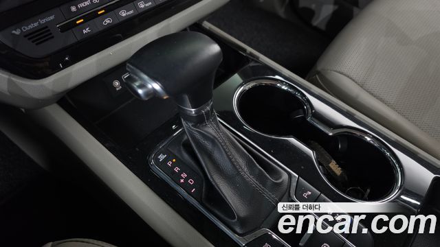 Kia Carnival 9-Seater Prstige 2019 — фото 9