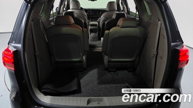 Kia Carnival 9-Seater Prstige 2019 — фото 15