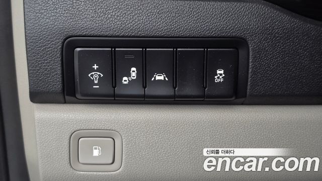 Kia Carnival 9-Seater Prstige 2019 — фото 19
