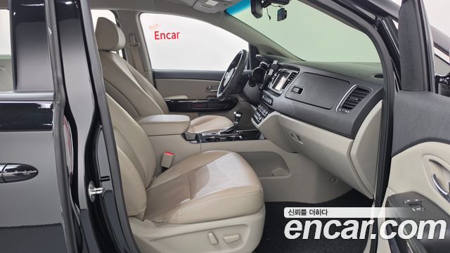 Kia Carnival 9-Seater Prstige 2019 — фото 26