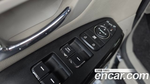 Kia Carnival 9-Seater Prstige 2019 — фото 28
