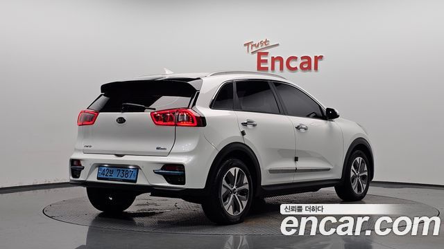 Kia Niro EV Noblesse 2019 — фото 2