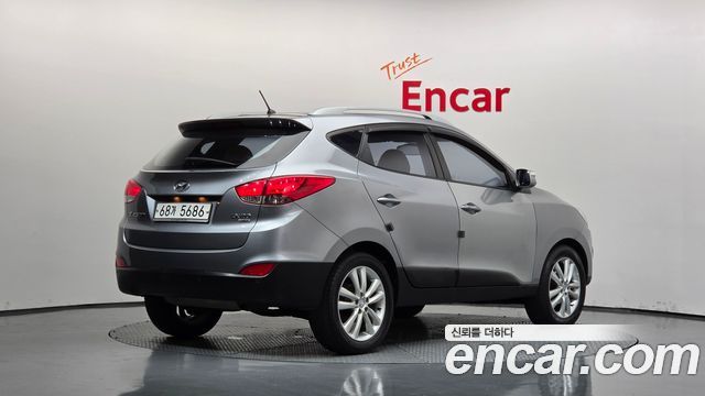 Hyundai Tucson ix Diesel 2WD LX20 Luxury 2011 — фото 2