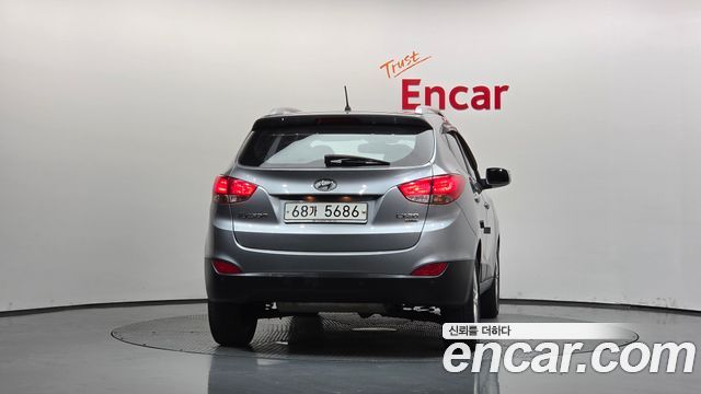 Hyundai Tucson ix Diesel 2WD LX20 Luxury 2011 — фото 4