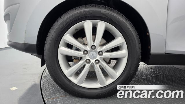 Hyundai Tucson ix Diesel 2WD LX20 Luxury 2011 — фото 5