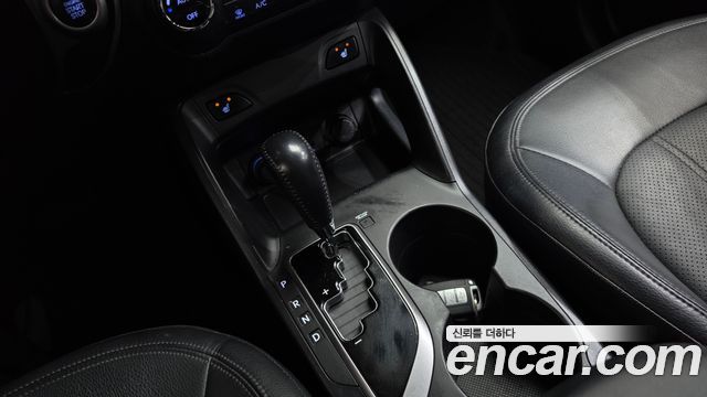 Hyundai Tucson ix Diesel 2WD LX20 Luxury 2011 — фото 9