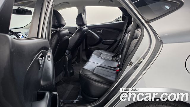 Hyundai Tucson ix Diesel 2WD LX20 Luxury 2011 — фото 11