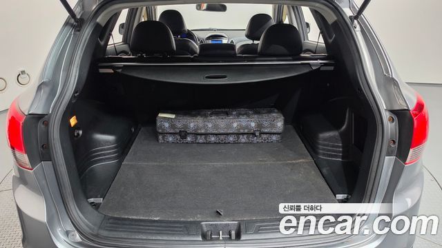 Hyundai Tucson ix Diesel 2WD LX20 Luxury 2011 — фото 14