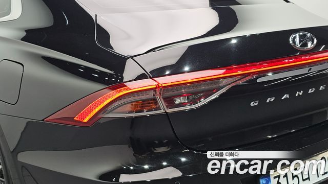 Hyundai Grandeur (IG) 2.5 Premium 2022 — фото 23