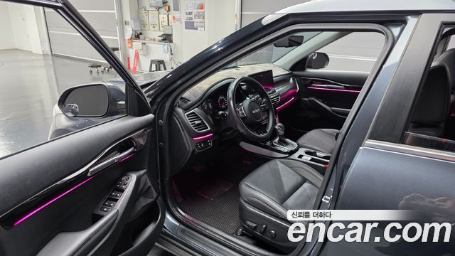 Kia Seltos Gasoline 1.6 Turbo 2WD Signature 2023 — фото 10