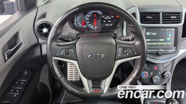 Chevrolet Aveo Sedan 1.4 Turbo LS 2018 — фото 19