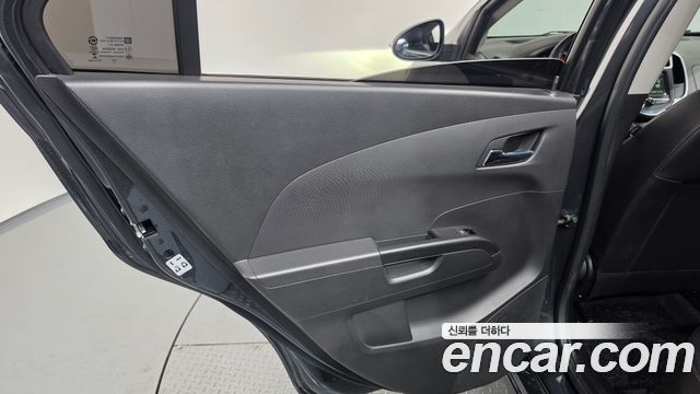 Chevrolet Aveo Sedan 1.4 Turbo LS 2018 — фото 31