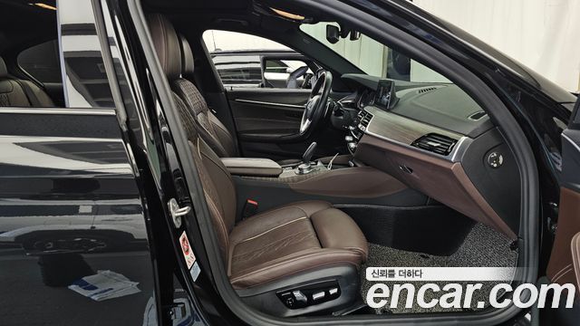 BMW 5 Series (G30) 530i xDrive M Sport Package Plus 2017 — фото 11