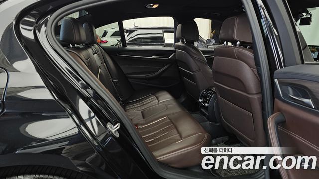 BMW 5 Series (G30) 530i xDrive M Sport Package Plus 2017 — фото 12