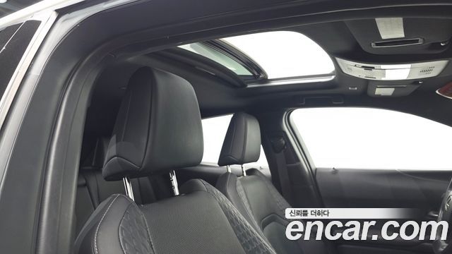 Lexus UX250h 2.0 AWD 2019 — фото 16