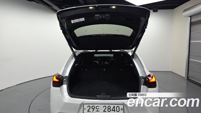 Lexus UX250h 2.0 AWD 2019 — фото 20