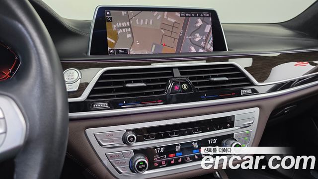 BMW 7 Series (G11) 740Ld xDrive Design Pure Excellence 2020 — фото 11