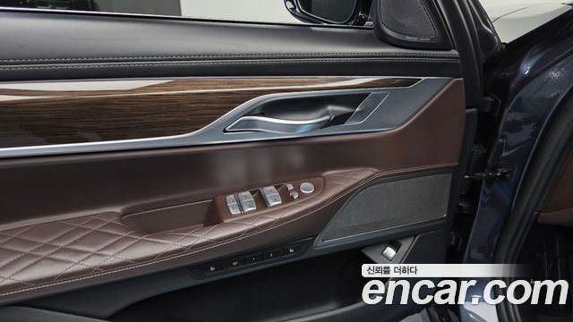 BMW 7 Series (G11) 740Ld xDrive Design Pure Excellence 2020 — фото 16