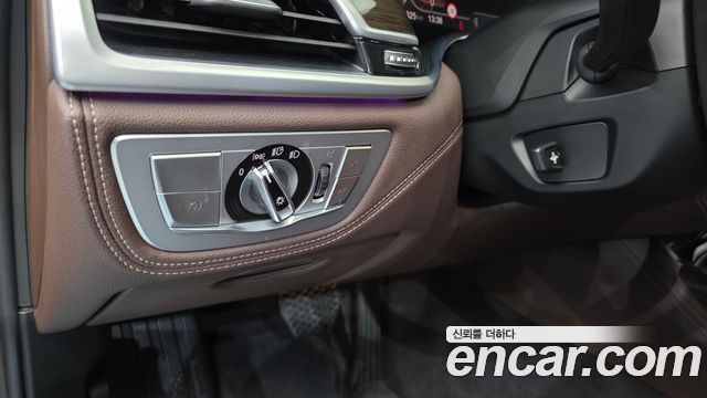 BMW 7 Series (G11) 740Ld xDrive Design Pure Excellence 2020 — фото 17