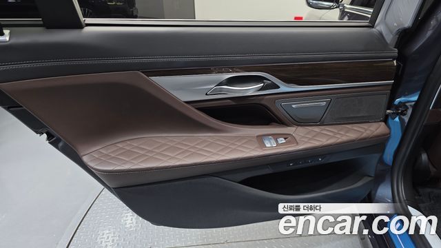 BMW 7 Series (G11) 740Ld xDrive Design Pure Excellence 2020 — фото 25