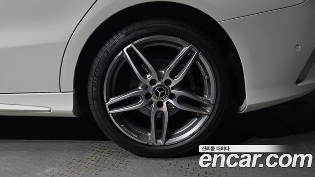 Mercedes-Benz CLA-Class (C117) CLA220 AMG Line 2018 — фото 21