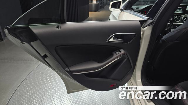 Mercedes-Benz CLA-Class (C117) CLA220 AMG Line 2018 — фото 25