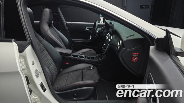 Mercedes-Benz CLA-Class (C117) CLA220 AMG Line 2018 — фото 26