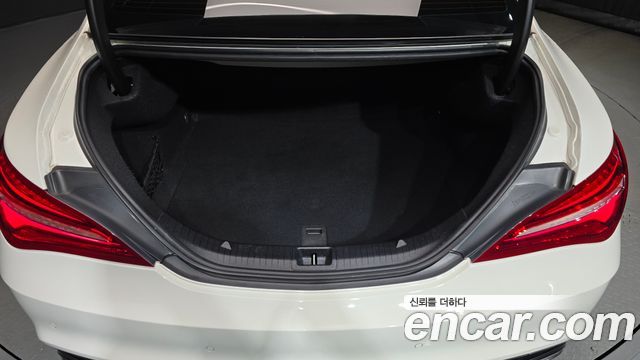 Mercedes-Benz CLA-Class (C117) CLA220 AMG Line 2018 — фото 27