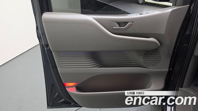 Hyundai Staria Lounge 9-Seater Prestige 2022 — фото 24