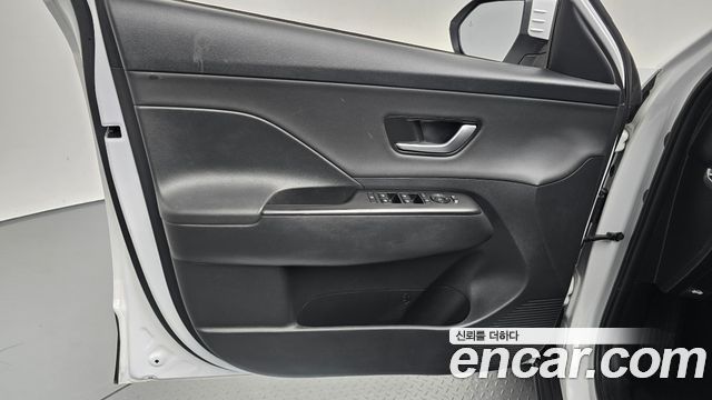 Hyundai Kona (SX2) Gasoline 1.6 Turbo 2WD Modern 2023 — фото 24