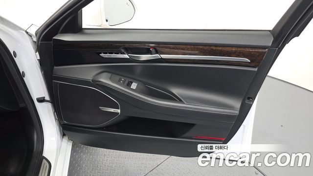 Genesis G90 3.3 T AWD Premium Luxury 2020 — фото 24