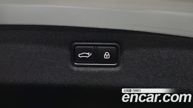 Genesis G90 3.3 T AWD Premium Luxury 2020 — фото 28