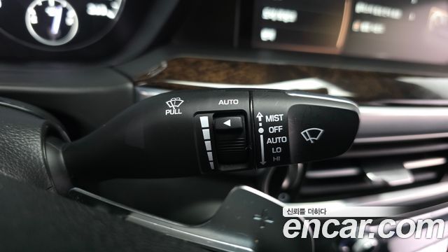 Genesis G90 3.3 T AWD Premium Luxury 2020 — фото 29