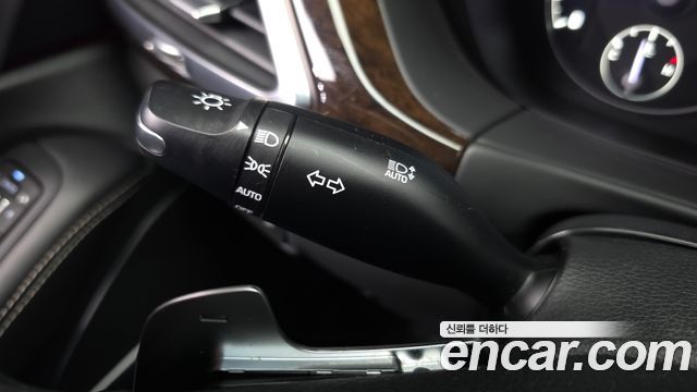 Genesis G90 3.3 T AWD Premium Luxury 2020 — фото 30