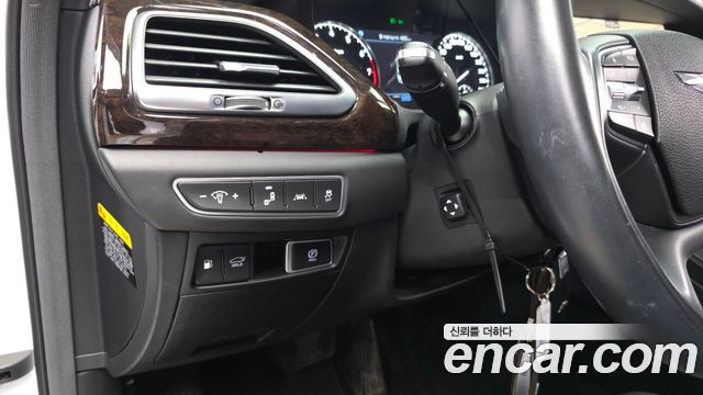 Genesis G90 3.3 T AWD Premium Luxury 2020 — фото 31