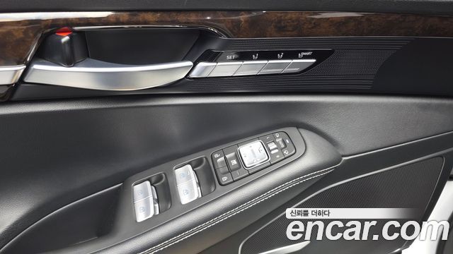 Genesis G90 3.3 T AWD Premium Luxury 2020 — фото 32