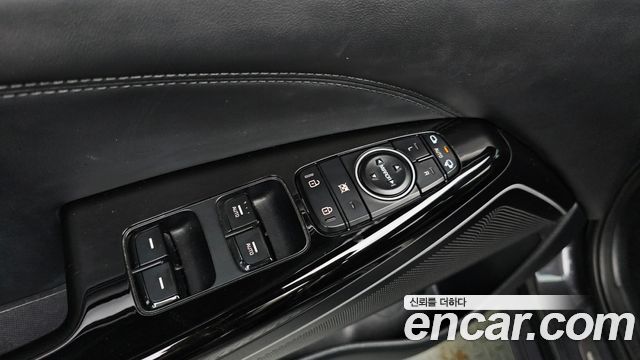 Kia K7 Hybrid Prestige 2017 — фото 15