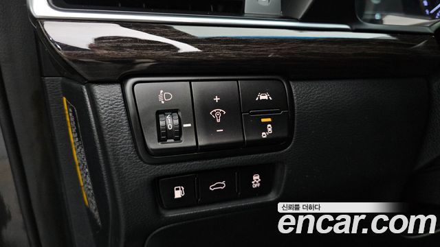 Kia K7 Hybrid Prestige 2017 — фото 16