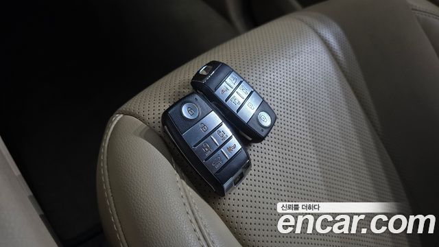 Kia Carnival Gasoline 9-seater Hi-Limousine Noblesse 2018 — фото 17