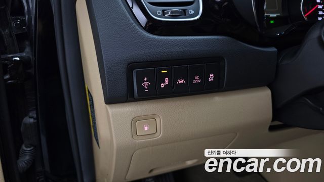Kia Carnival Gasoline 9-seater Hi-Limousine Noblesse 2018 — фото 29