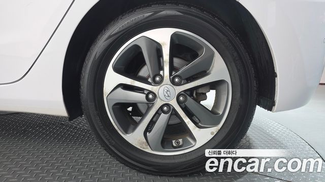 Hyundai i30 Diesel 1.6 PYL 2016 — фото 21
