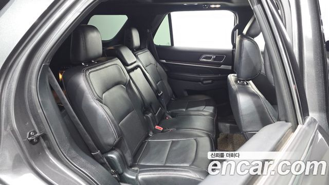Ford Explorer 3.5 Limited 4WD 5th 2019 — фото 15
