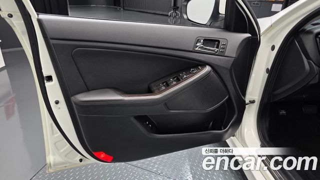 Kia K5 2.4 GDI Prestige 2011 — фото 24