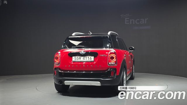 MINI Cooper D Countryman ALL4 2nd 2017 — фото 4