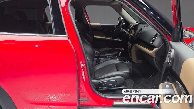 MINI Cooper D Countryman ALL4 2nd 2017 — фото 11