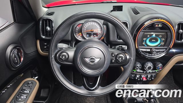 MINI Cooper D Countryman ALL4 2nd 2017 — фото 13