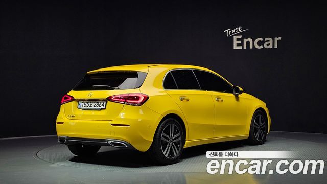 Mercedes-Benz A-Class (W177) A220 Hatchback 2021 — фото 2